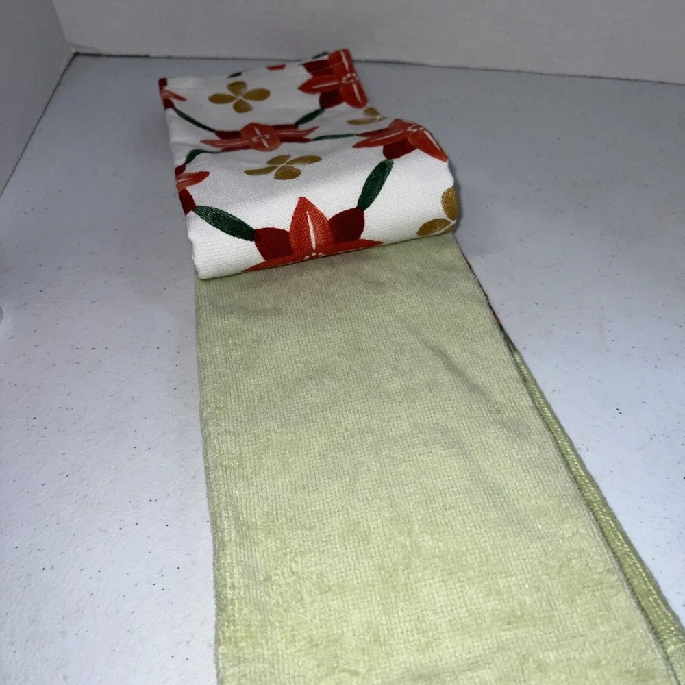St. Nicholas Square Deck The Halls Red Green Christmas Poinsettia Towel Set NWOT
